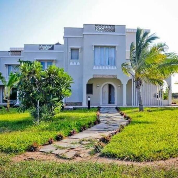 White Villa - Paparemo Beach Watamu Eksteriør bilde