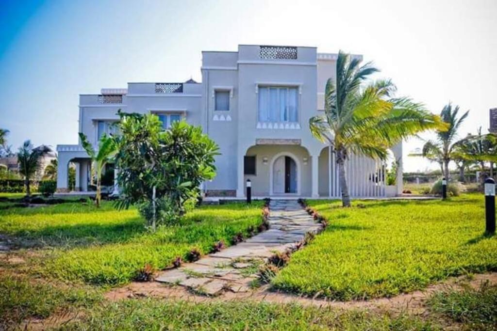 White Villa - Paparemo Beach Watamu Eksteriør bilde